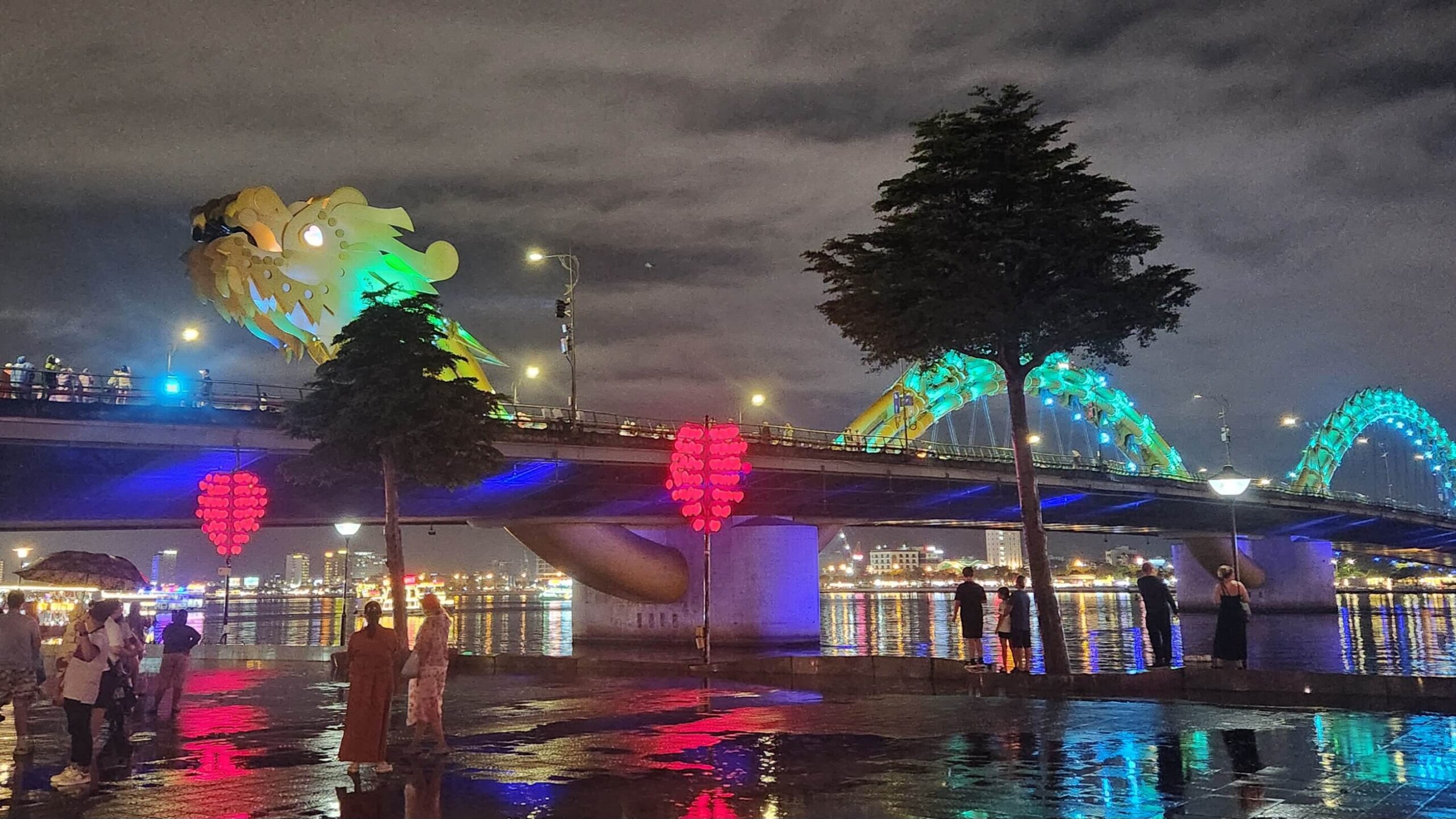 Danangas pūka tilts / Da Nang dragon bridge